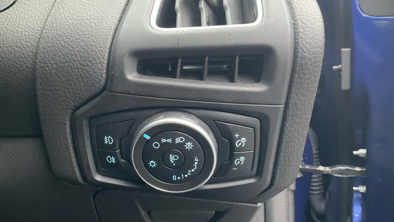 Ford Focus 1.0 EcoBoost 125 Titanium 5dr Petrol Hatchback